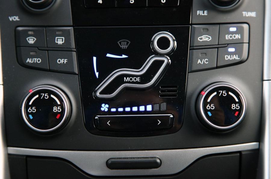  Hyundai Sonata Hybrid 2010 года  (фото 46 из 83)